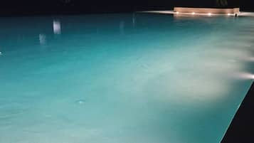 Apartemen, 2 kamar tidur | Kolam renang | Kolam renang outdoor