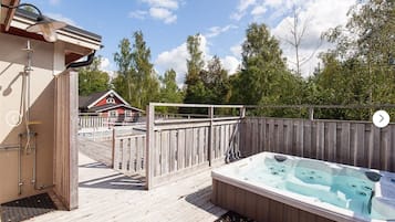 Bain à remous extérieur