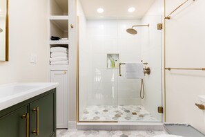 Shower, towels