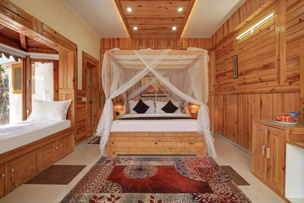 Royal Triple Room | Free WiFi, bed sheets