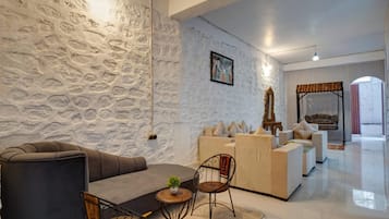 Family Quadruple Room | Free WiFi, bed sheets