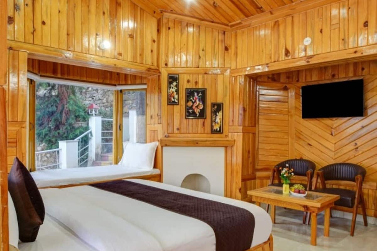 Deluxe Double Room, City View | Free WiFi, bed sheets