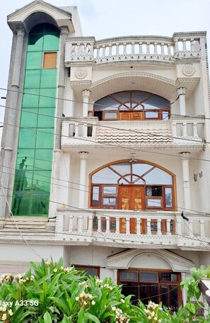 واجهة المنشأة