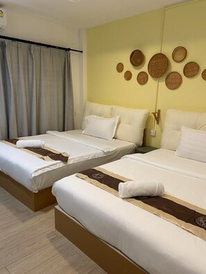 基础双床房, 公共浴室 | 遮光窗帘、免费 WiFi