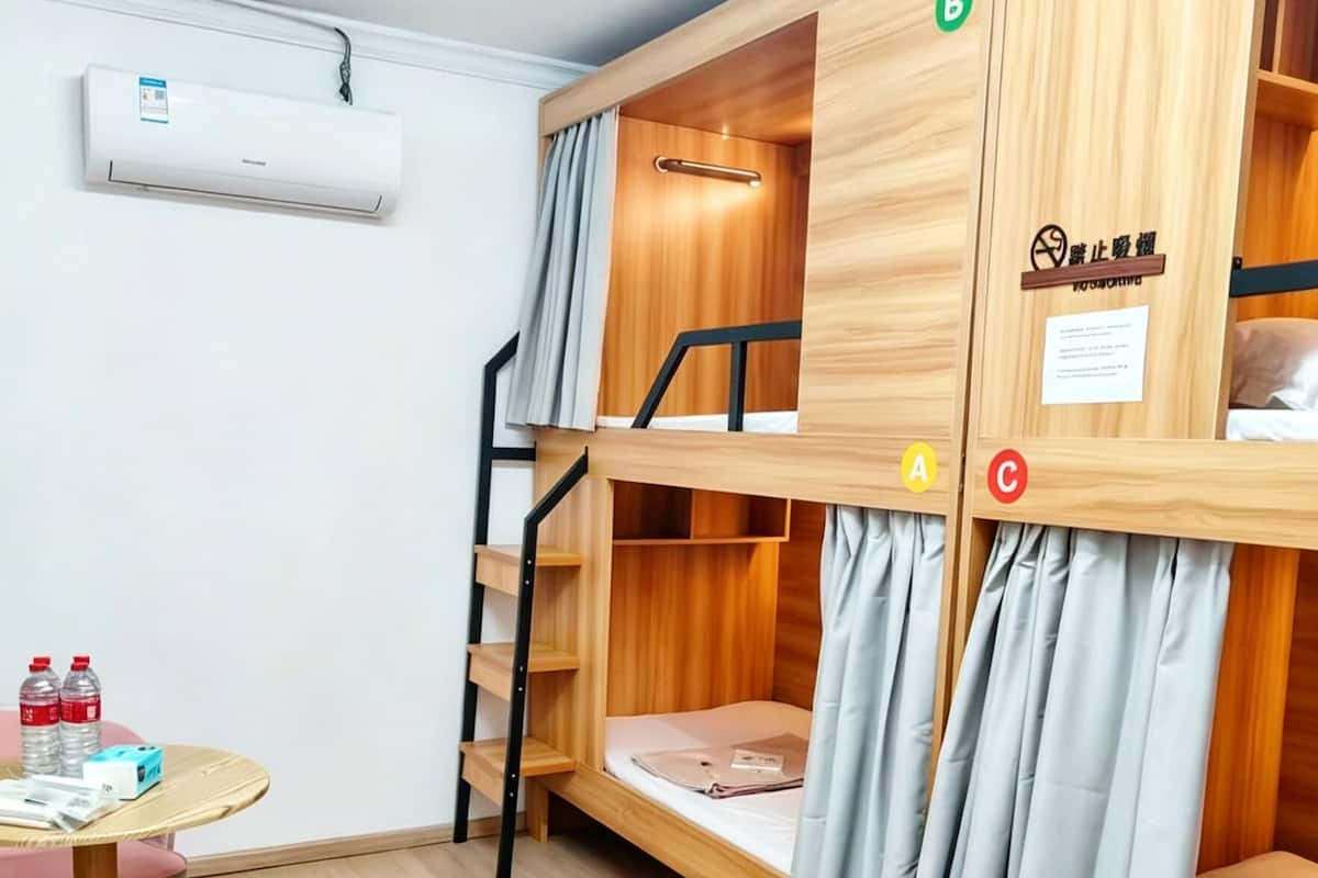 Basic Quadruple Room | Blackout drapes, soundproofing, free WiFi