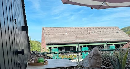 'Schwarzwaldlodge Zeitlos' with Mountain View, Private Terrace and Wi-Fi