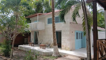 Comfort House, Garden View | Premium bedding, free WiFi, bed sheets
