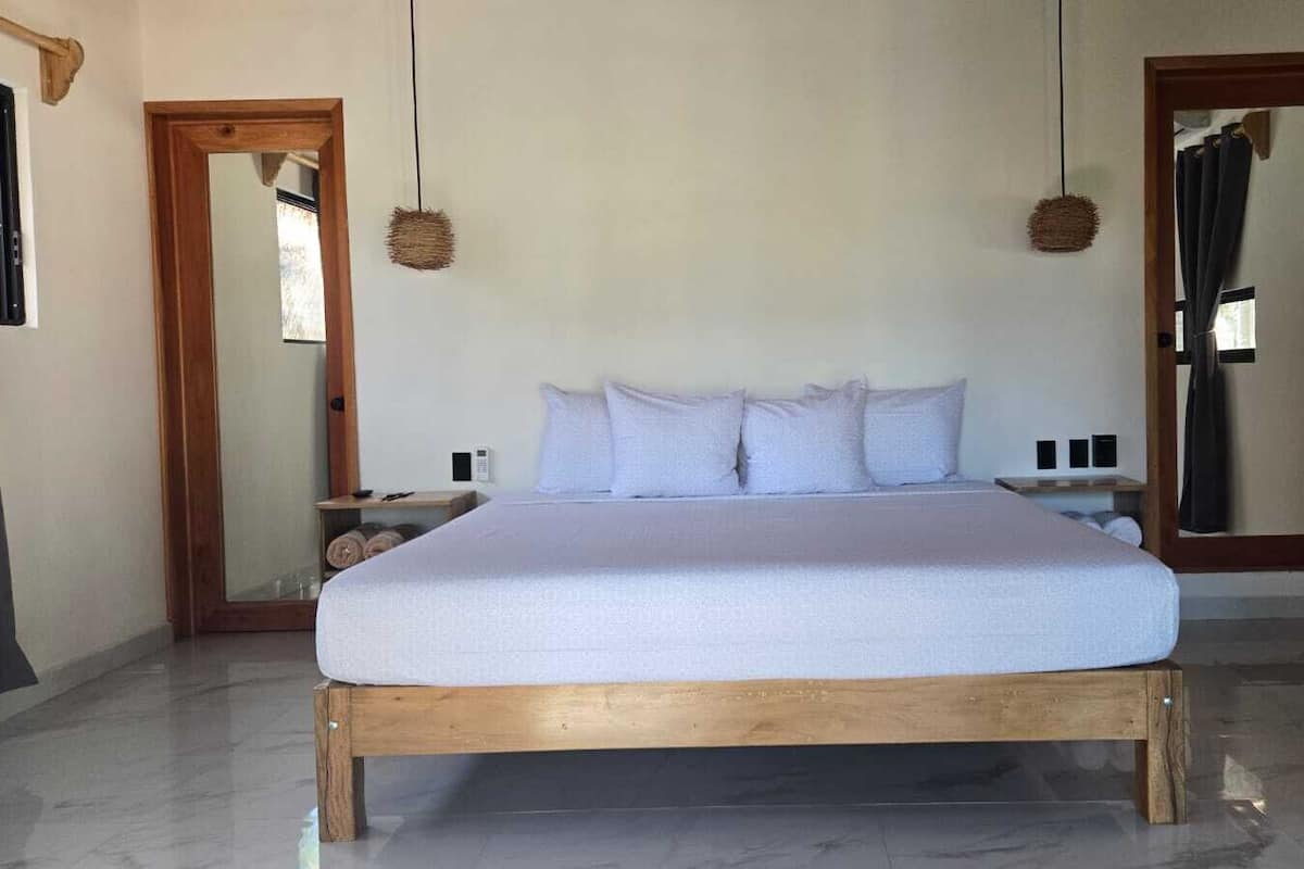 Deluxe Bungalow, 1 Bedroom, Lagoon View | Premium bedding, free WiFi, bed sheets