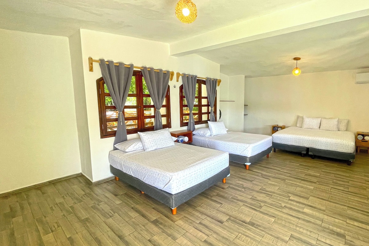 Suite Deluxe, plusieurs lits, vue lagon