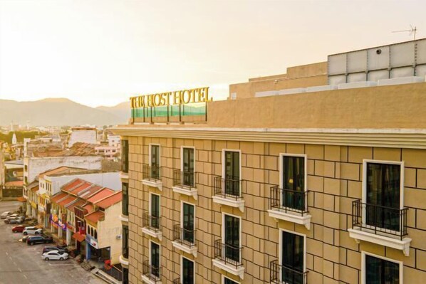 المنشأة من الخارج