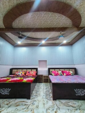 Basic Quadruple Room, City View | Free WiFi, bed sheets - Balaji sadan vrindavan AC Room (Vrindavan)