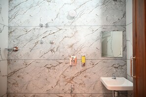 Perhehuoneisto | Kylpyhuone