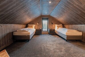 4 bedrooms, internet, bed sheets