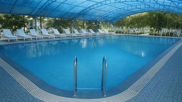 Piscina all'aperto