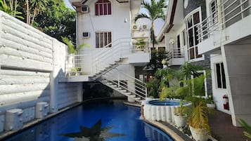 Piscina a l'aire lliure