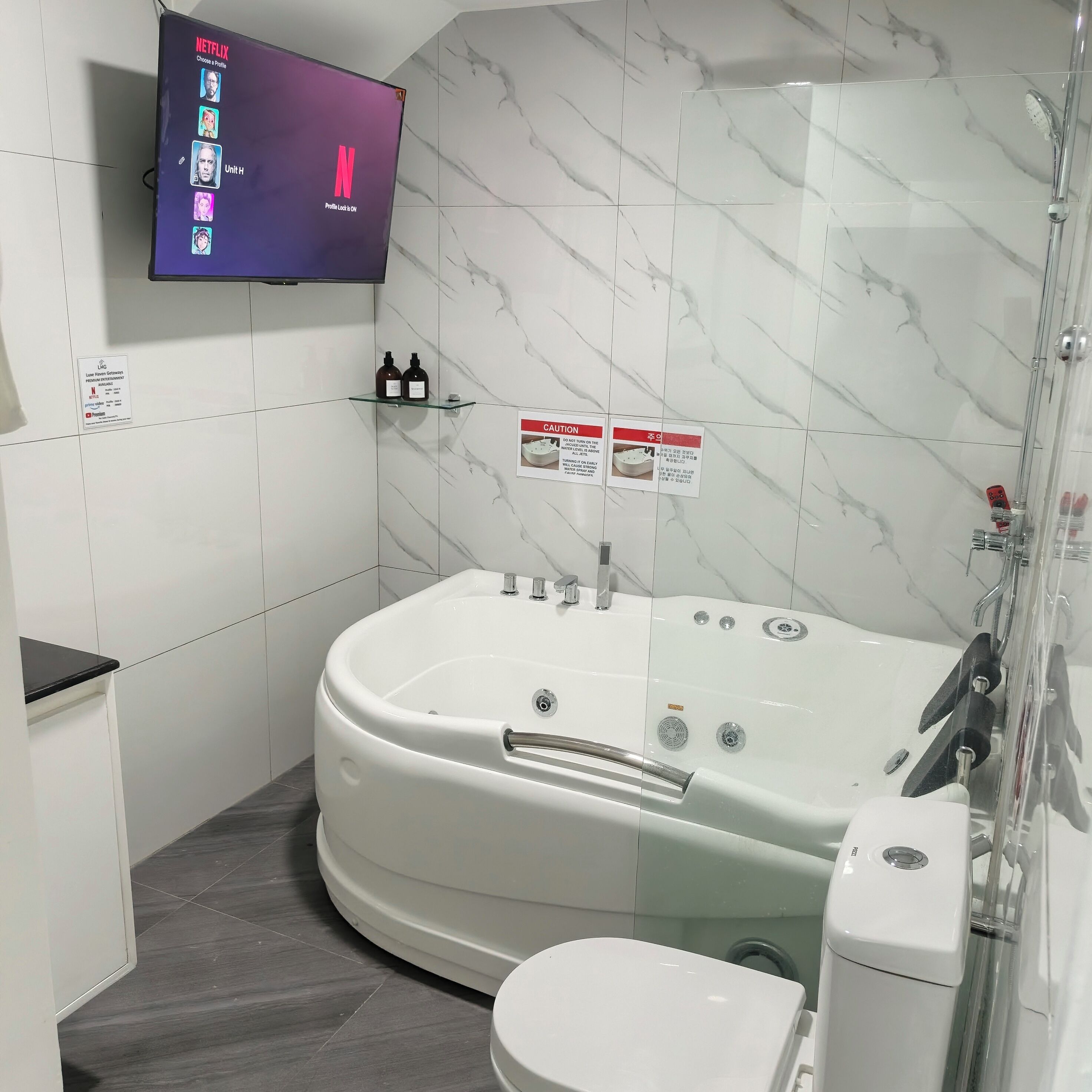 Premium Apartment, 2 Bedrooms, Non Smoking, Balcony | Bathroom | Combined shower/bathtub, jetted bath, rainfall showerhead, bidet