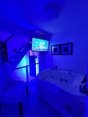 Deep soaking bathtub - Kandi Suites 2BR with private Jacuzzi (Angeles City)