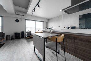 In-room dining - LUXIA 503 (Sapporo)