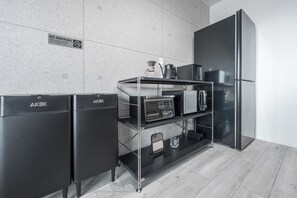 Fridge, microwave
