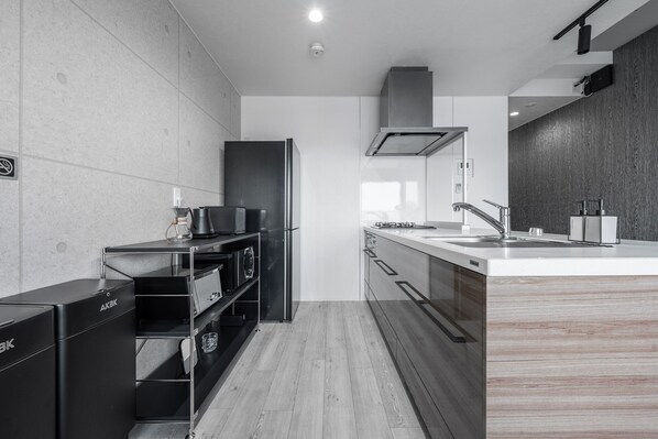 Fridge, microwave