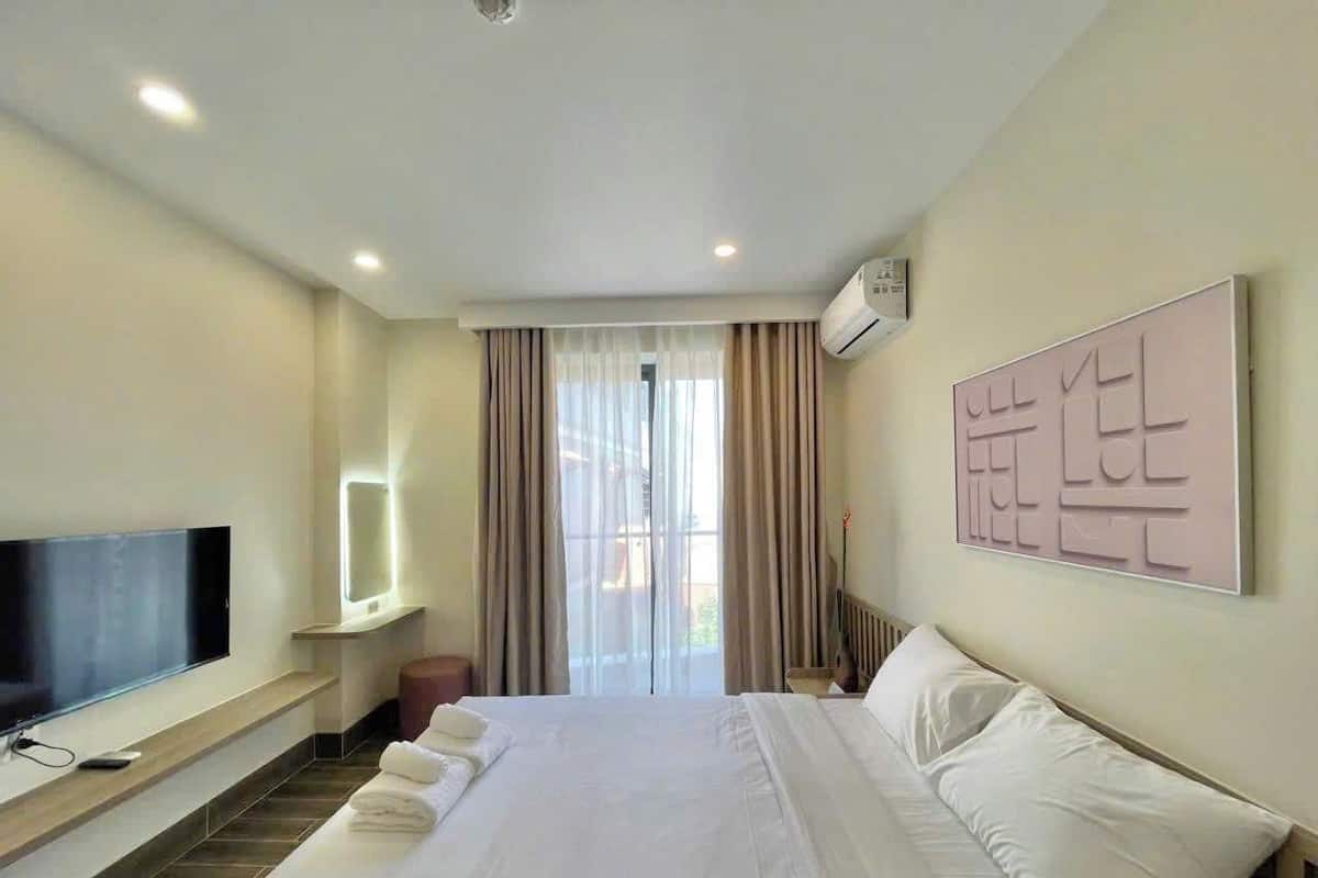 Basic Studio, Beach View | Room amenity