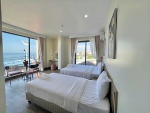Comfort Triple Room, Beach View | Room amenity