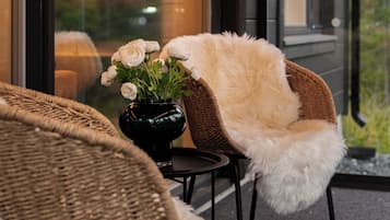 Superior-villa - flere senge - udsigt til gårdsplads | Terrasse/gårdhave