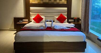 8fold by LaRiSa, Basti