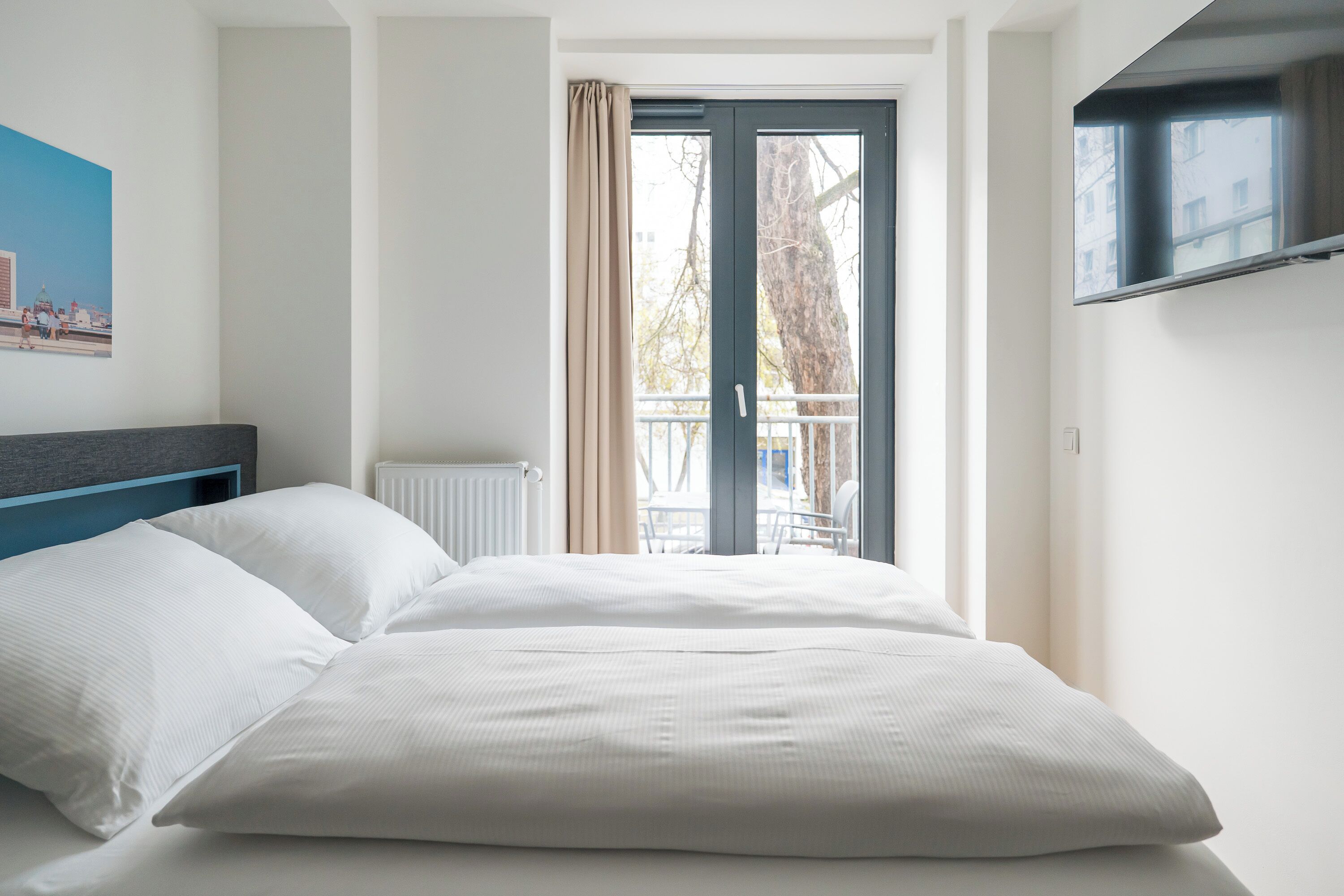 Studio | Laptop workspace, free WiFi