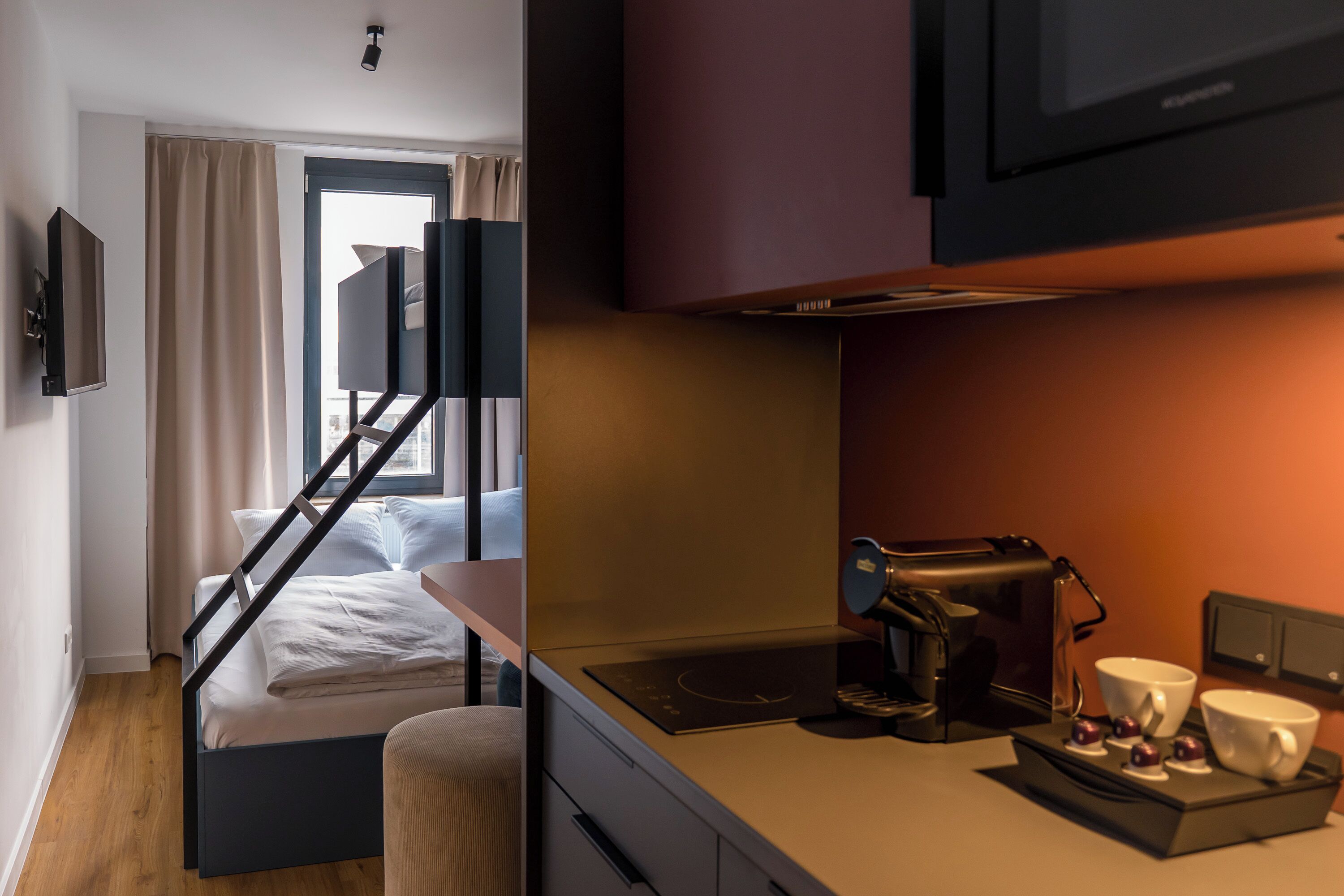 Studio Standar | Ruang kerja ramah laptop dan Wi-Fi gratis