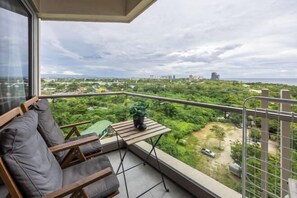 Soundproofing, cots/infant beds - Comfort Studio at Tambuli Residences Ocean View by Dominik Studio Apartment with Pool Balcony Mactan (Lapu-Lapu City)