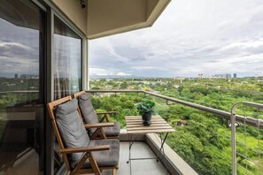 Soundproofing, cribs/infant beds - Dominik's Comfort Relax Studio @ Tambuli + Balcony 11 Floor (Lapu-Lapu City)