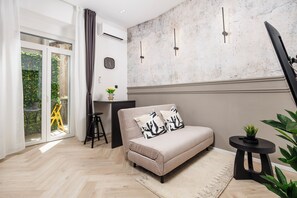 Studio Deluxe, balcon, vue cour intérieure | Rideaux occultants, fer et planche à repasser, Wi-Fi gratuit