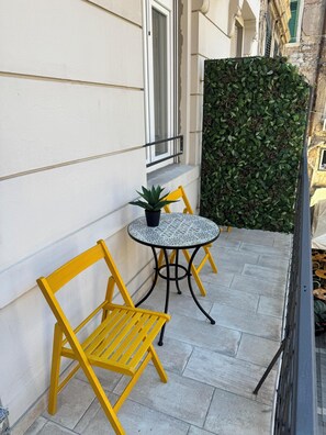 Deluxe Studio, Balcony, City View | Balcony