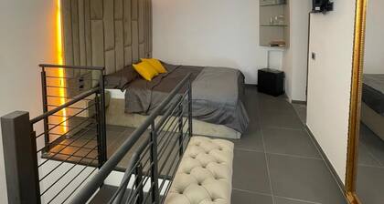 Exclusive 2-Bed Villa 5 min to Colosseum