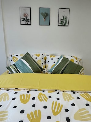 3 bedrooms, iron/ironing board, free WiFi, bed sheets