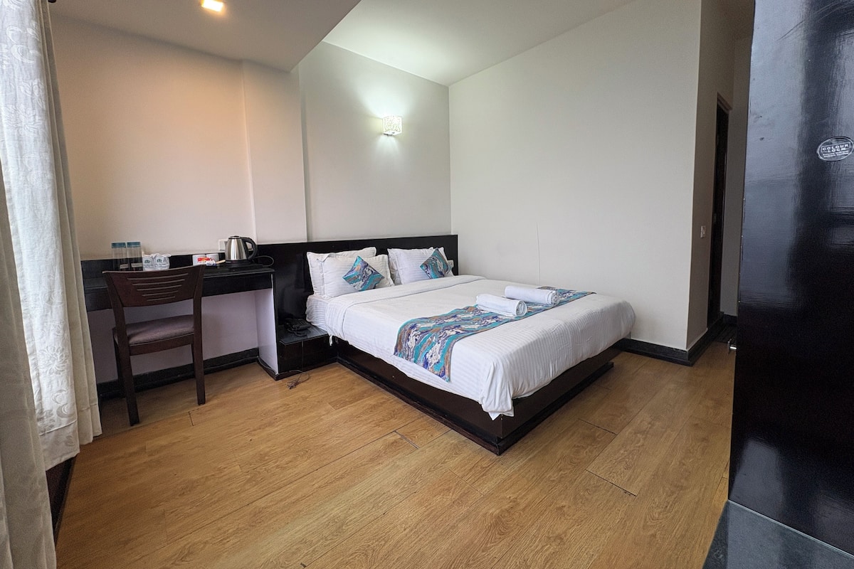 Club Room, City View | Free WiFi