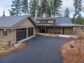 Exterior - Family-Friendly, Game Room & Suncadia Pool Access (Cle Elum)