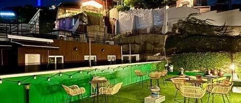 Tempat makan outdoor