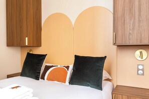 1 bedroom, iron/ironing board, Internet, bed sheets