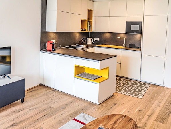 Fridge, microwave, oven, dishwasher