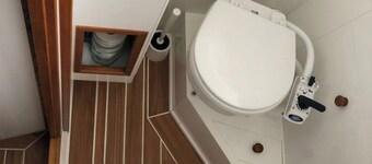 Stay with Maritime Flair on a Vintage Yacht
