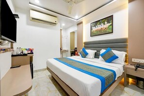 Superior Double Room | Meja, Wi-fi percuma 