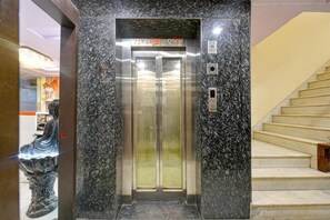 Lift - Bhartiya Guest House-Paharganj-NDLS (New Delhi)