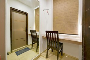 Deluxe Double Room | Desk, free WiFi - Bhartiya Guest House-Paharganj-NDLS (New Delhi)