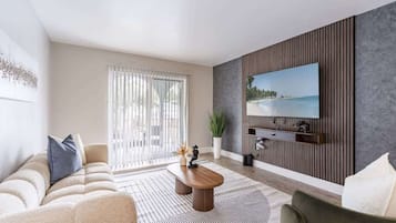 Televisie en een computerscherm