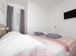 Apartment (Three Bedroom Apartment With Terrace)