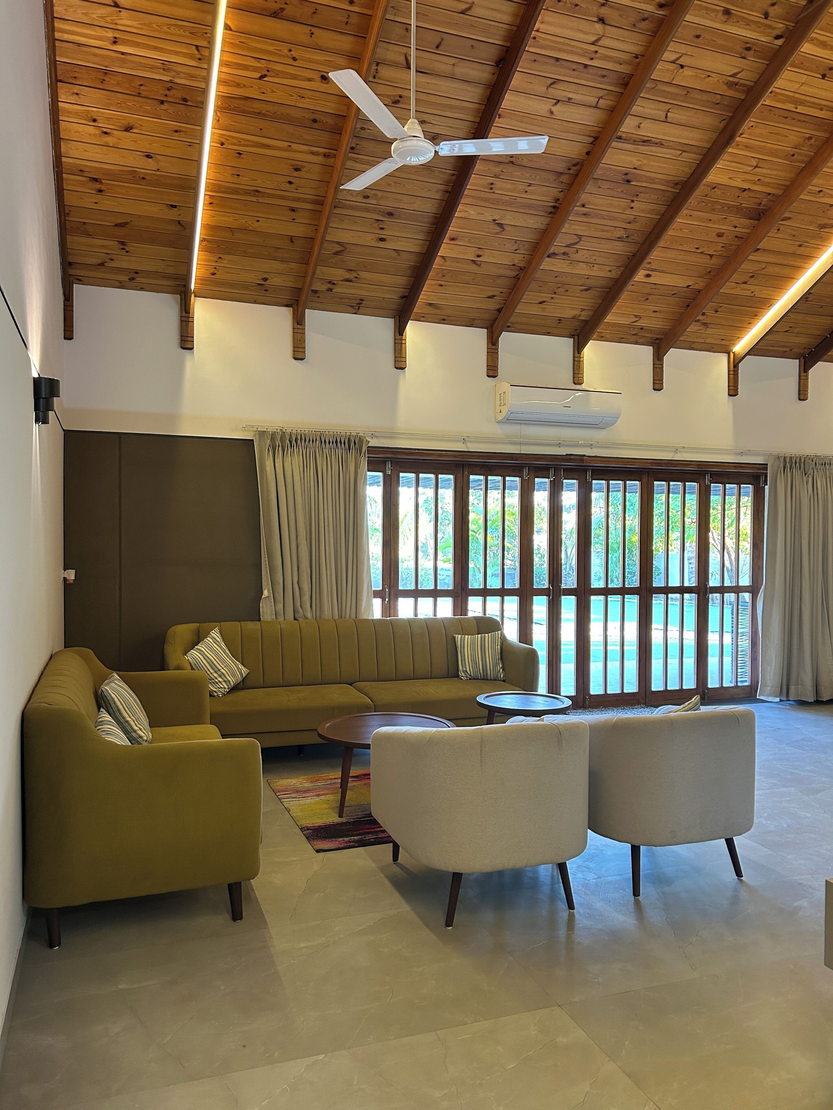 Deluxe Villa | Living area