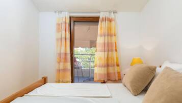 Apartment (One Bedroom Apartment With Terrace (A) | 6 Schlafzimmer, kostenloses WLAN