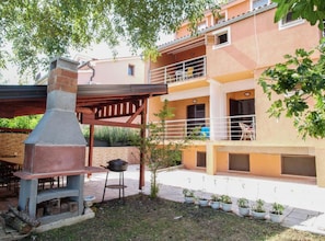 Departamento (One Bedroom Apartment With Terrace (A) | Área de parrilladas y picnic